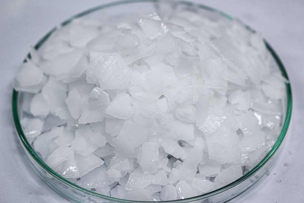 CAUSTIC-SODA-FLAKES-(2)